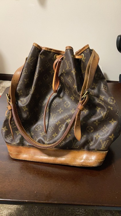 M42224（ブランドバッグ）の商品画像 - 査定依頼日：2022年4月26日 - 最高査定価格：30,000円