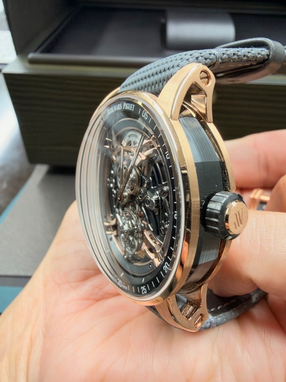 Code 11.59 by Audemars Piguet（高級時計）の商品画像 - 査定依頼日：2026年10月15日 - 最高査定価格：31,000,000円