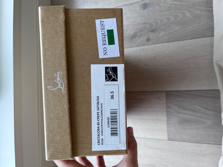 CRISTACORA 85 CREPE STIN/GG（古着・ファッション）の商品画像 - 査定依頼日：2025年10月29日 - 最高査定価格：100,000円