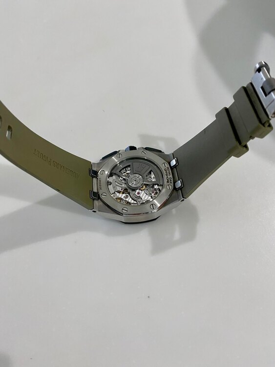 オーデマピゲ ロイヤルオークオフショア 26420SO.OO.A600CA.0（高級時計）の商品画像 - 査定依頼日：2025年4月13日 - 最高査定価格：4,800,000円