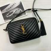 ルーカメラバッグショルダーバッグ（ブランドバッグ）の商品画像 - 査定依頼日：2025年1月8日 - 最高査定価格：100,000円