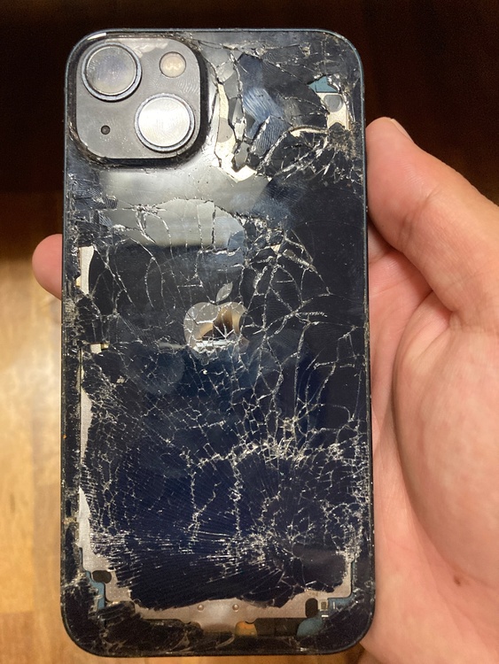 iPhone iPhone 13 128GB SIMフリー（スマホ）の商品画像 - 査定依頼日：2026年9月13日 - 最高査定価格：15,000円