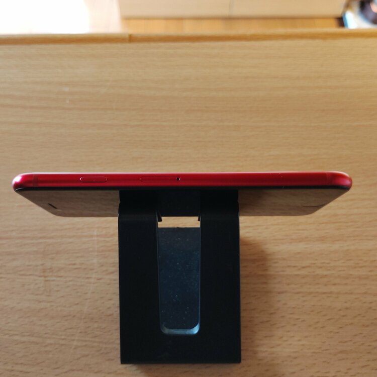 iPhone SE (第 2 世代) 64GB SIMフリー（スマホ）の商品画像 - 査定依頼日：2026年3月29日 - 最高査定価格：11,000円