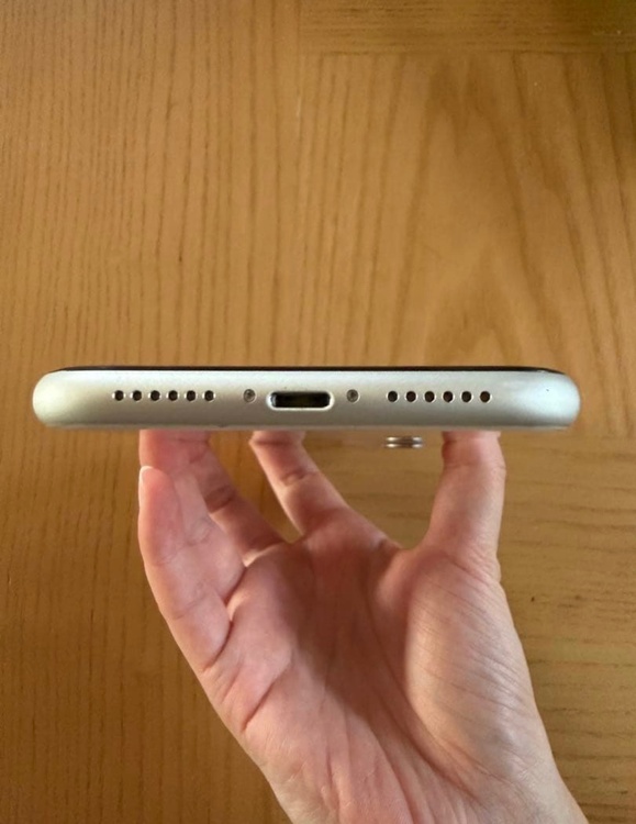 iPhone iPhone11 64GB SIMフリー（スマホ）の商品画像 - 査定依頼日：2026年10月1日 - 最高査定価格：13,000円