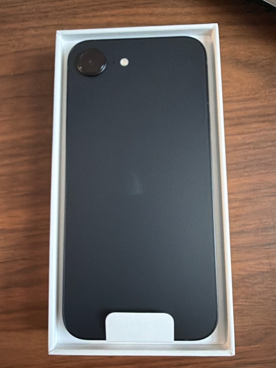 iPhone 16e 128GB SIMフリー（スマホ）の商品画像 - 査定依頼日：2026年2月8日 - 最高査定価格：80,000円