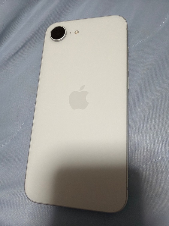 iPhone16e（スマホ）の商品画像 - 査定依頼日：2025年10月26日 - 最高査定価格：57,000円