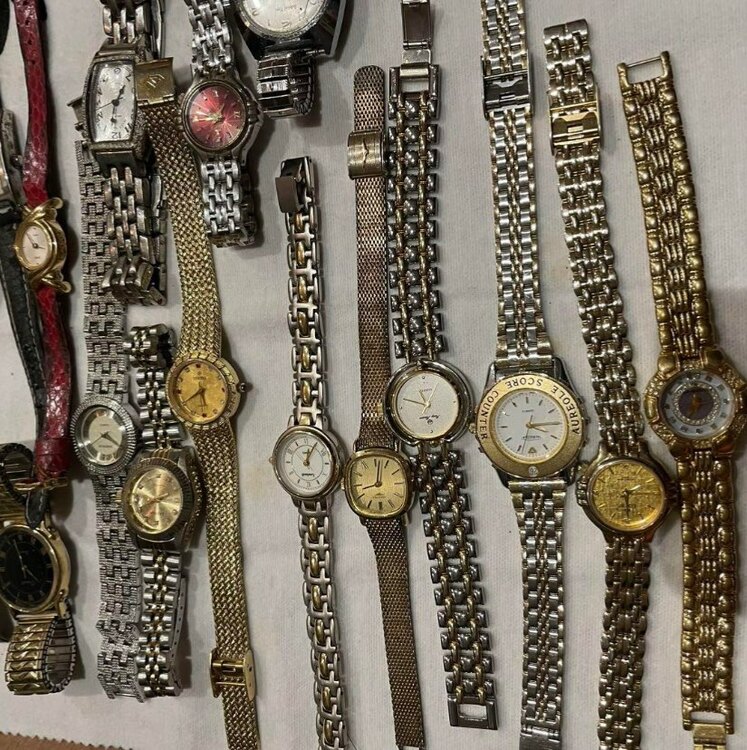 腕時計10本以上（高級時計）の商品画像 - 査定依頼日：2025年3月1日 - 最高査定価格：300,000円