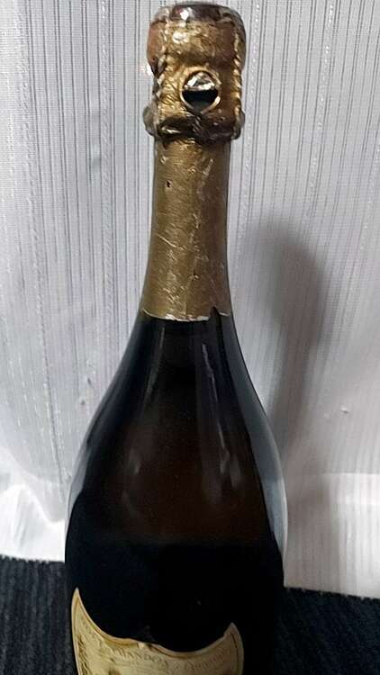 シャンパン ドン・ペリニヨン （お酒）の商品画像 - 査定依頼日：2025年2月10日 - 最高査定価格：50,000円
