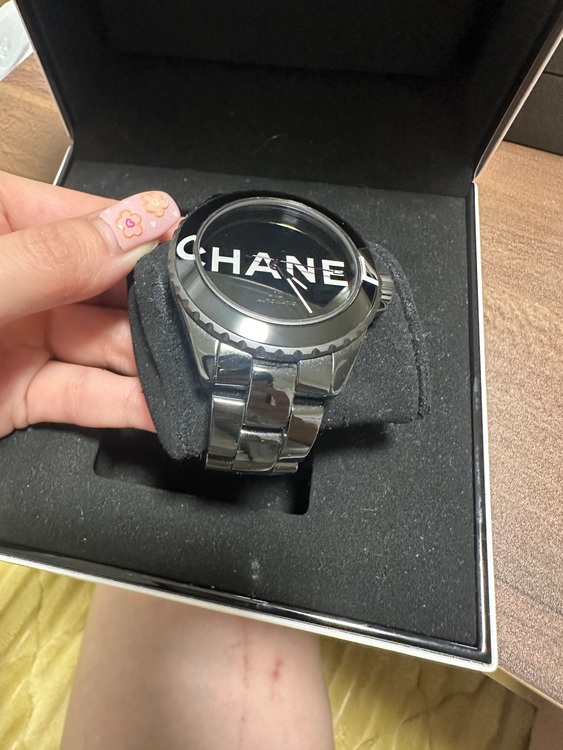 CHANEL j12 メンズ（高級時計）の商品画像 - 査定依頼日：2025年9月19日 - 最高査定価格：550,000円