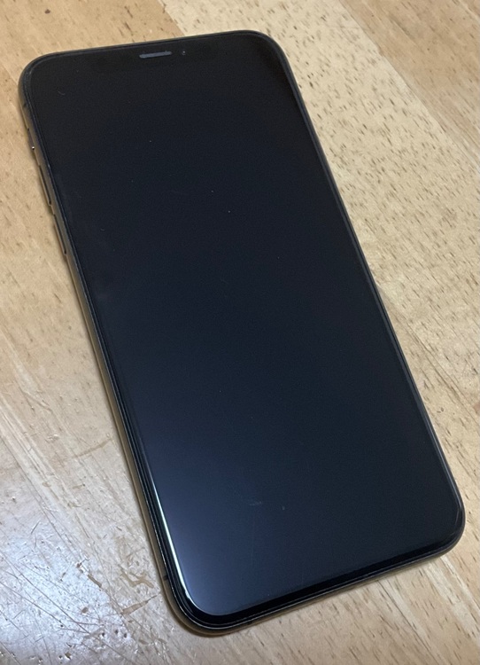 iPhone Xs モデル:MTAW2J/A（スマホ）の商品画像 - 査定依頼日：2025年7月4日 - 最高査定価格：15,000円