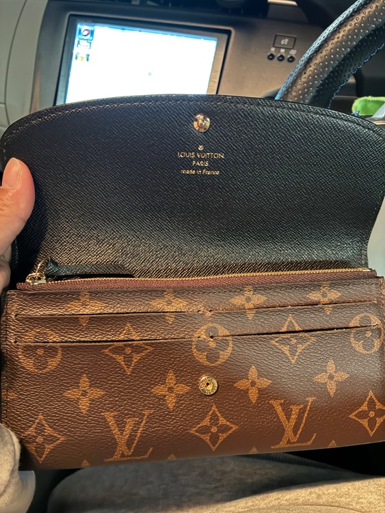 ポルトフォイユ･エミリー（ブランド財布・小物）の商品画像 - 査定依頼日：2025年11月11日 - 最高査定価格：100,000円