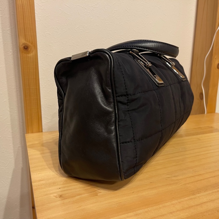 チョコバー ナイロン×レザー ミニボストンバッグ（ハンドバッグ）（ブランドバッグ）の商品画像 - 査定依頼日：2026年8月23日 - 最高査定価格：240,000円