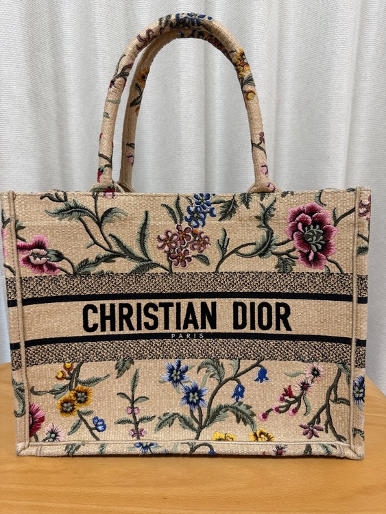 ディオール　ブックトート　ミディアム（ブランドバッグ）の商品画像 - 査定依頼日：2025年8月25日 - 最高査定価格：230,000円