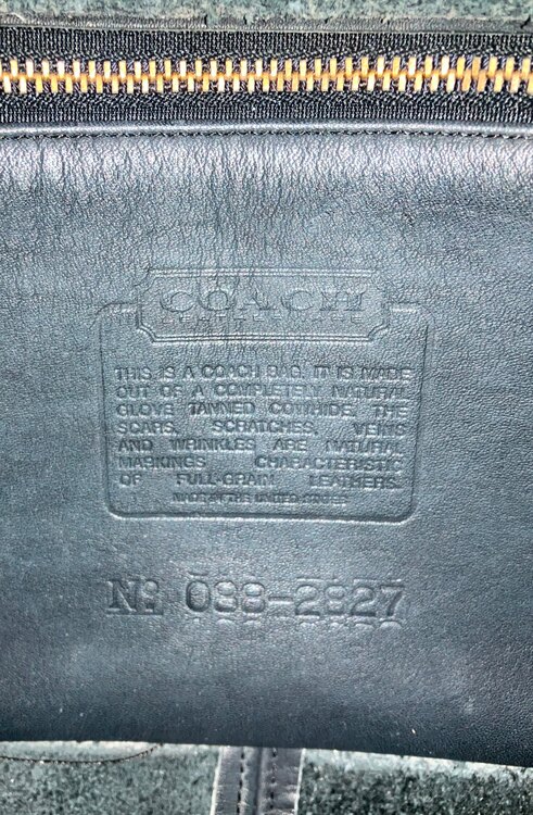 オールドコーチ　ショルダーバッグ（ブランドバッグ）の商品画像 - 査定依頼日：2025年2月11日 - 最高査定価格：6,000円