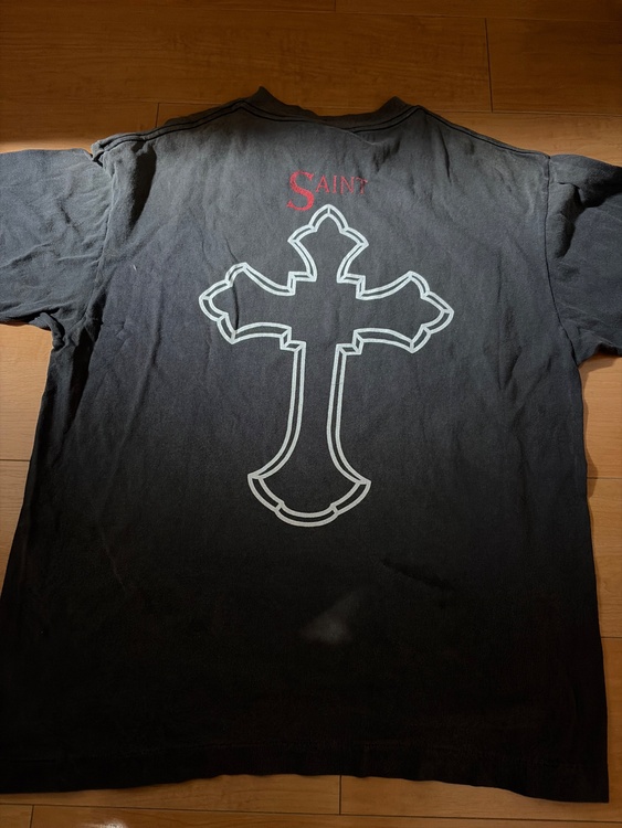 SAINT Mxxxxxx x 2PAC SS Tee "Black"（古着・ファッション）の商品画像 - 査定依頼日：2026年5月2日 - 最高査定価格：19,000円