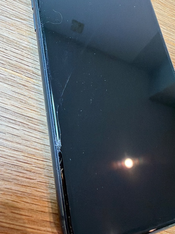 iPhone11 64GB Softbank（スマホ）の商品画像 - 査定依頼日：2026年5月11日 - 最高査定価格：100,000円