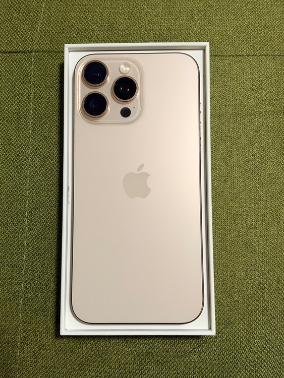 iPhone iPhone 16 Pro Max 256GB SIMフリー（スマホ）の商品画像 - 査定依頼日：2026年10月10日 - 最高査定価格：139,000円