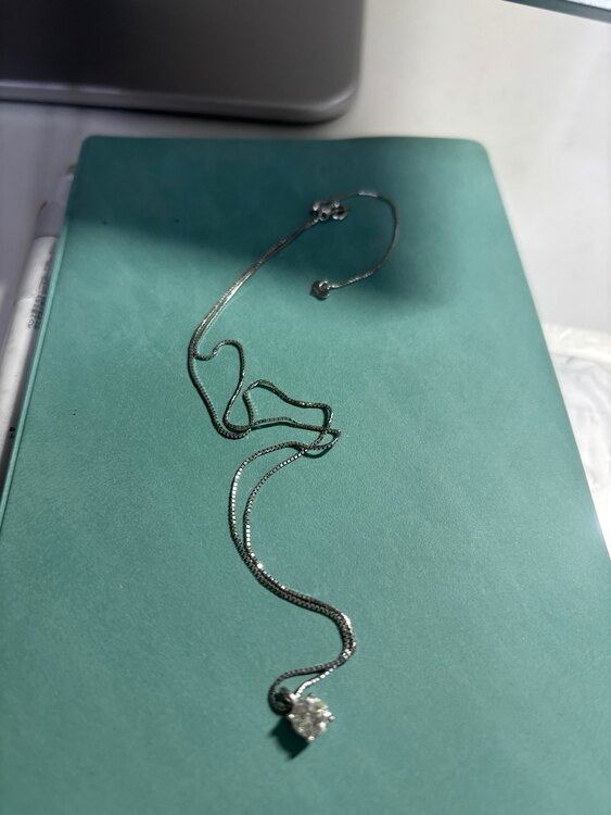 ダイヤモンドネックレス（宝石）の商品画像 - 査定依頼日：2025年5月1日 - 最高査定価格：100,000円