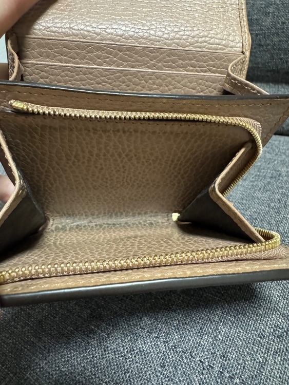 ダブルGバイカラーミディアムウォレット（ブランド財布・小物）の商品画像 - 査定依頼日：2025年10月14日 - 最高査定価格：15,000円