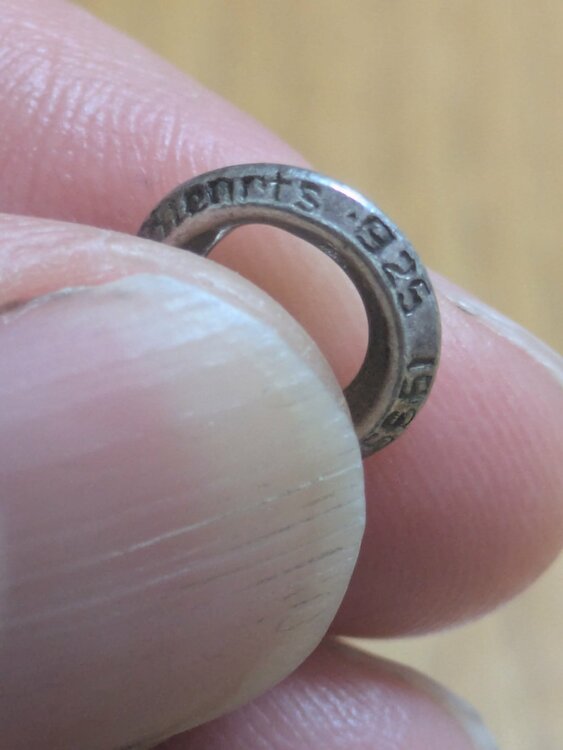 タイニーCHクロスチャーム（古着・ファッション）の商品画像 - 査定依頼日：2025年12月29日 - 最高査定価格：12,000円