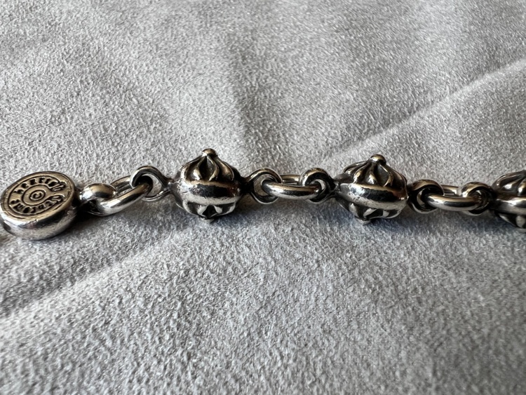 クロスボールブレスレット 小 12連（古着・ファッション）の商品画像 - 査定依頼日：2026年1月5日 - 最高査定価格：259,000円