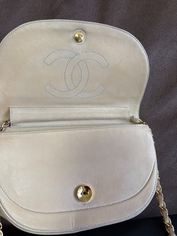 ハーフムーン（ブランドバッグ）の商品画像 - 査定依頼日：2026年3月3日 - 最高査定価格：80,000円