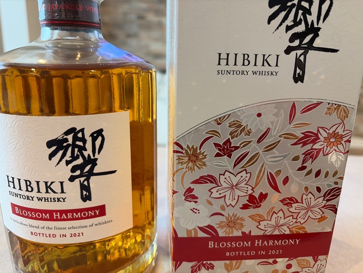 響 BLOSSOM HARMONY 2021（お酒）の商品画像 - 査定依頼日：2026年4月23日 - 最高査定価格：20,000円