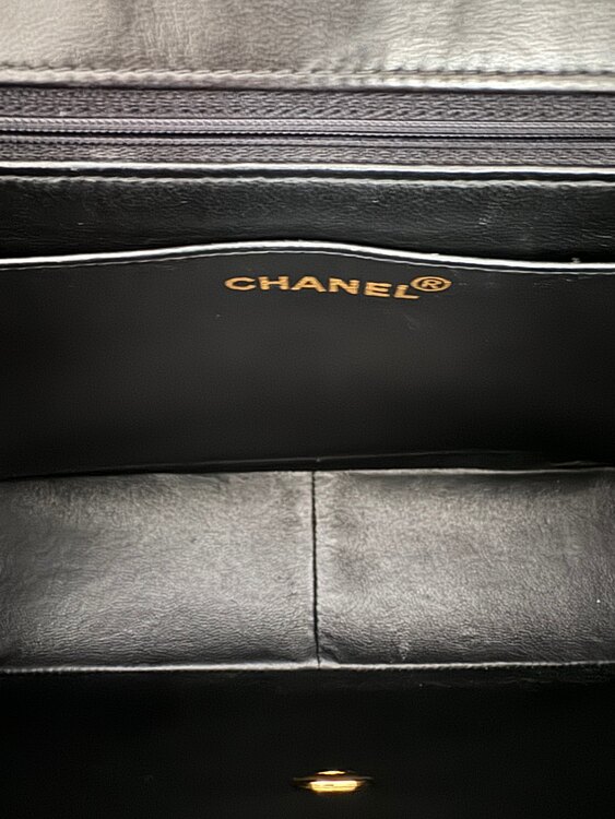 CHANELデカマトラッセ（ブランドバッグ）の商品画像 - 査定依頼日：2024年5月4日 - 最高査定価格：360,000円