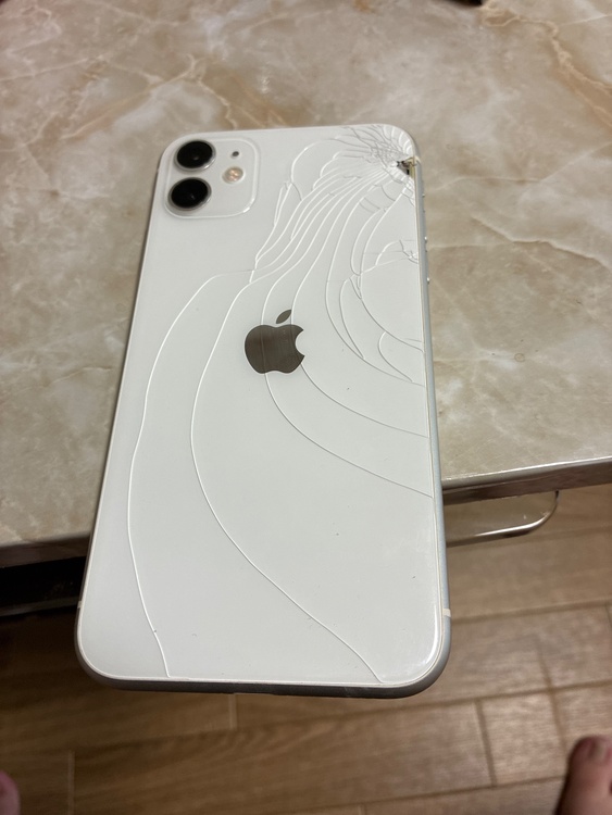 iPhone iPhone11 128GB SIMフリー（スマホ）の商品画像 - 査定依頼日：2026年9月16日 - 最高査定価格：19,500円