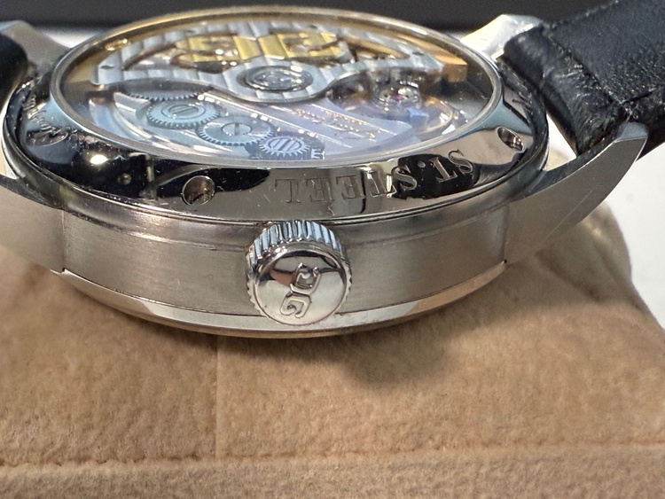 その他 その他 グラスヒュッテオリジナル　セネタ　エクセレンス　パノラマデイト　む（高級時計）の商品画像 - 査定依頼日：2026年2月8日 - 最高査定価格：800,000円