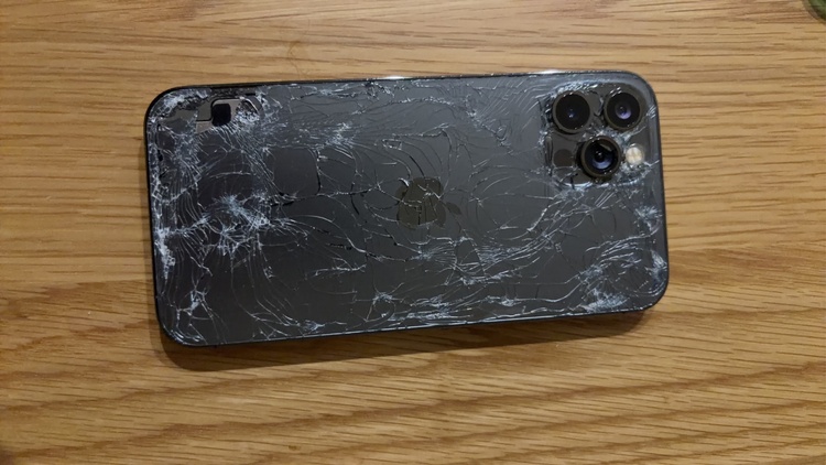 iPhone 12pro（スマホ）の商品画像 - 査定依頼日：2026年9月6日 - 最高査定価格：19,500円