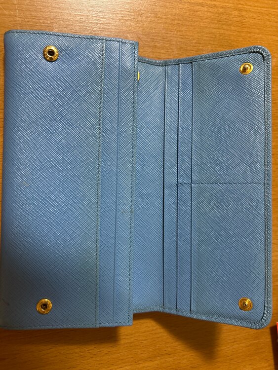 プラダ  （ブランドバッグ）の商品画像 - 査定依頼日：2025年4月17日 - 最高査定価格：6,000円