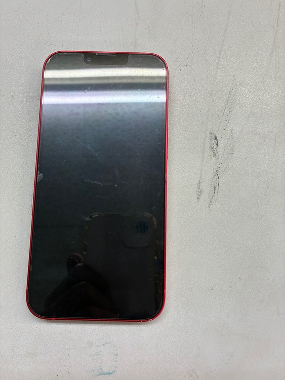 iPhone iPhone 13 128GB au（スマホ）の商品画像 - 査定依頼日：2026年6月17日 - 最高査定価格：33,000円