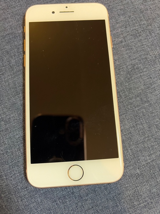 iPhone iPhone8 64GB Softbank（スマホ）の商品画像 - 査定依頼日：2026年6月12日 - 最高査定価格：6,000円