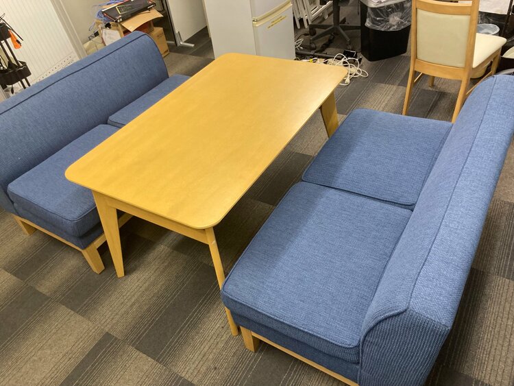 おしゃれ　ソファ　机セット（家具・寝具）の商品画像 - 査定依頼日：2026年3月30日 - 最高査定価格：5,000円