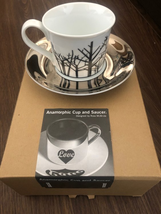 Anamorphic Cup and Saucer （家具・寝具）の商品画像 - 査定依頼日：2023年1月9日