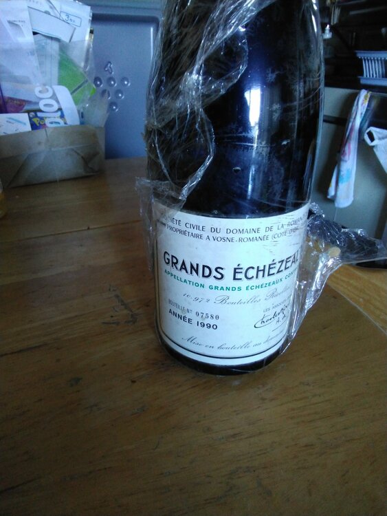 ワイン グラン・エシェゾー （お酒）の商品画像 - 査定依頼日：2026年3月19日 - 最高査定価格：320,000円