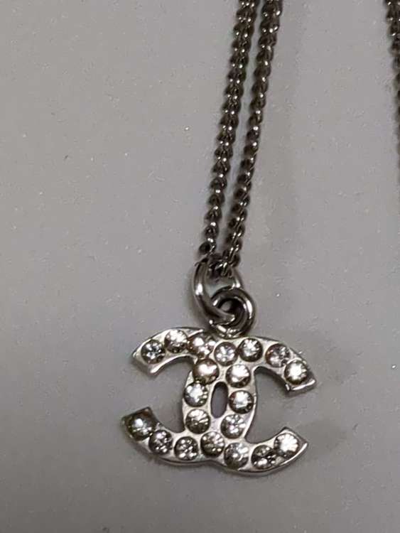 CHANEL　ココマークシルバーラインストーンネックレス（金・貴金属）の商品画像 - 査定依頼日：2023年6月7日 - 最高査定価格：35,000円
