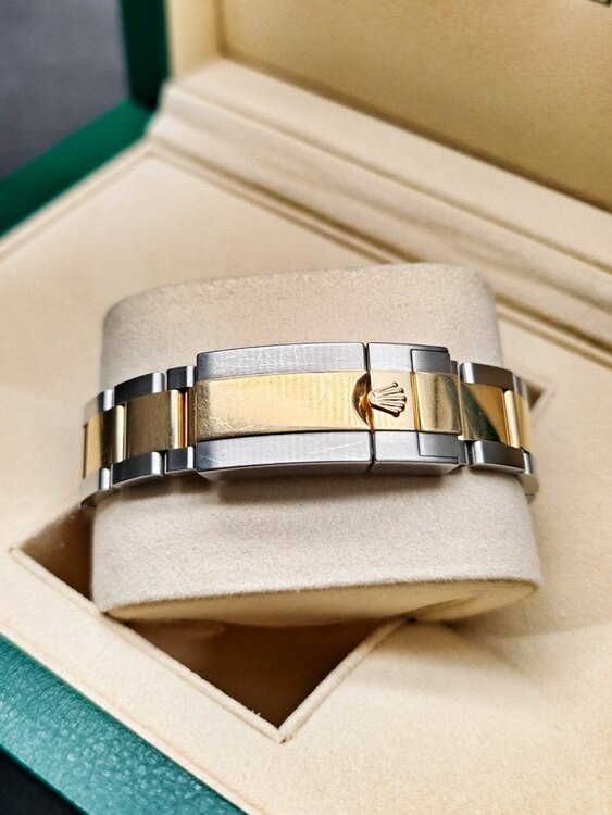 ロレックス（高級時計）の商品画像 - 査定依頼日：2025年2月23日 - 最高査定価格：3,750,000円