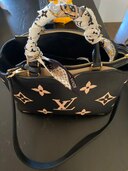 ルイヴィトン モノグラム （ブランドバッグ）の商品画像 - 査定依頼日：2025年4月30日 - 最高査定価格：250,000円