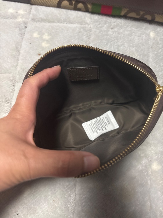 ポーチ（ブランド財布・小物）の商品画像 - 査定依頼日：2025年9月7日 - 最高査定価格：10,500円