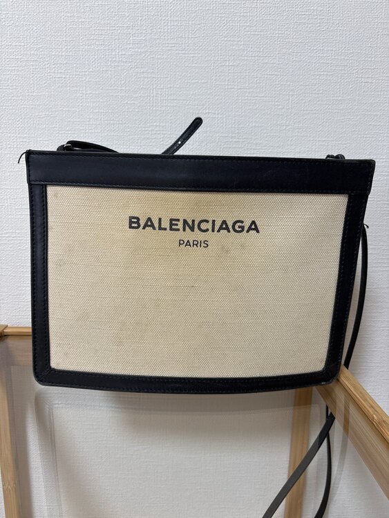 バレンシアガ  （ブランドバッグ）の商品画像 - 査定依頼日：2025年3月29日 - 最高査定価格：16,000円