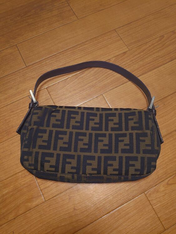 フェンディ  （ブランドバッグ）の商品画像 - 査定依頼日：2025年7月23日 - 最高査定価格：120,000円