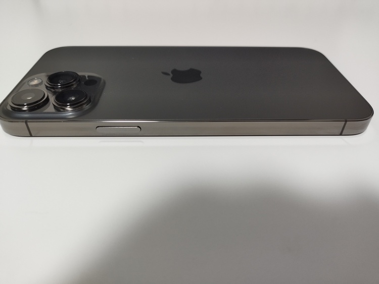 iPhone 13 Pro Max 256GB Softbank（スマホ）の商品画像 - 査定依頼日：2025年12月21日 - 最高査定価格：64,000円