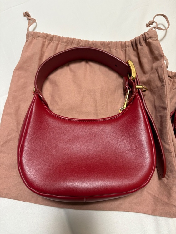 ミュウミュウ  （ブランドバッグ）の商品画像 - 査定依頼日：2025年12月20日 - 最高査定価格：170,000円