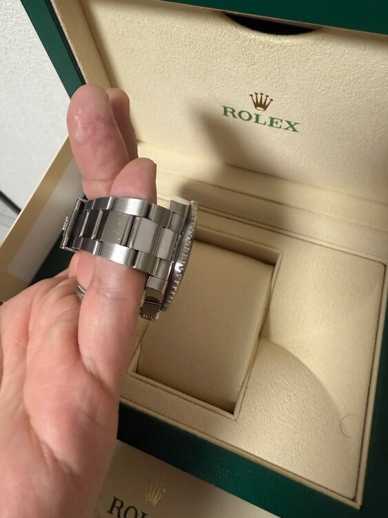 ロレックス GMTマスター 126710blr（高級時計）の商品画像 - 査定依頼日：2024年12月17日 - 最高査定価格：2,860,000円