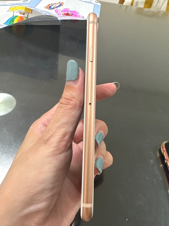 iPhone8（スマホ）の商品画像 - 査定依頼日：2025年7月31日 - 最高査定価格：2,000円