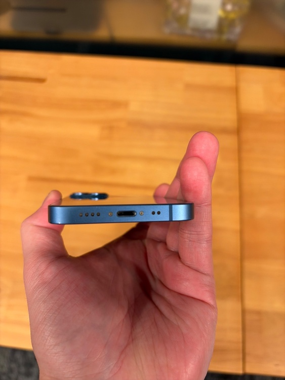 iPhone13mini（スマホ）の商品画像 - 査定依頼日：2026年6月10日 - 最高査定価格：38,000円