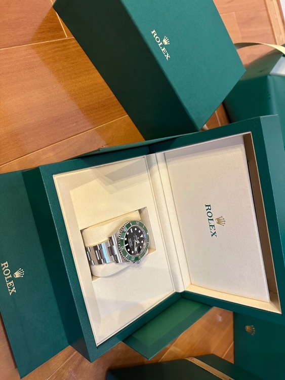 サブマリーナデイト緑（高級時計）の商品画像 - 査定依頼日：2025年10月12日 - 最高査定価格：2,420,000円