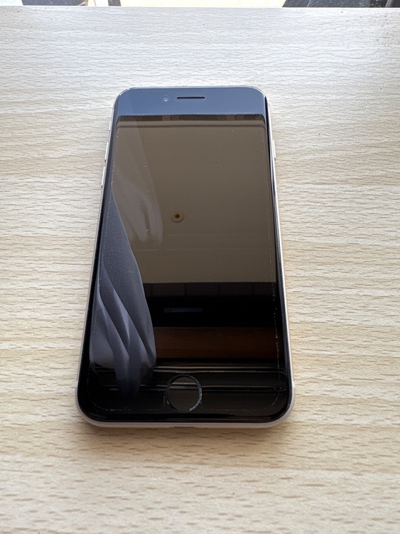 iPhone SE (第 3 世代) 128GB SIMフリー（スマホ）の商品画像 - 査定依頼日：2026年4月18日 - 最高査定価格：20,000円